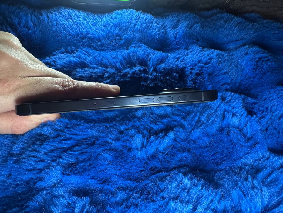 iPhone 15 Pro Max , bateria 92%