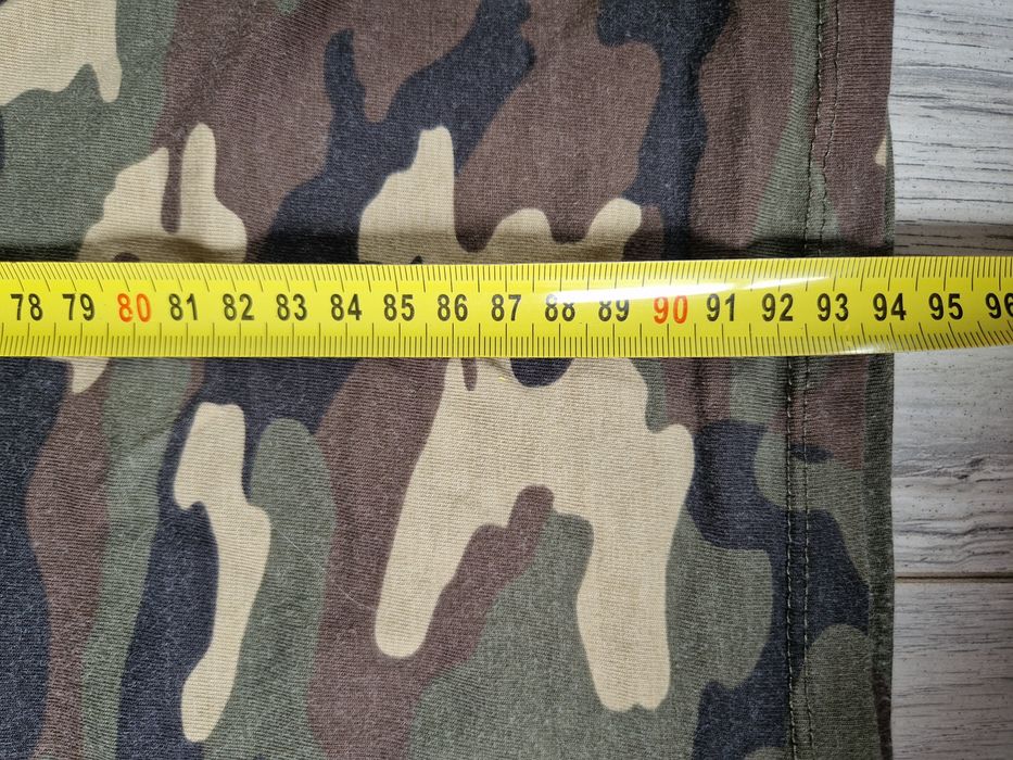 Sukienka jak nowa moro khaki 38 M dopasowana odkryte plecy