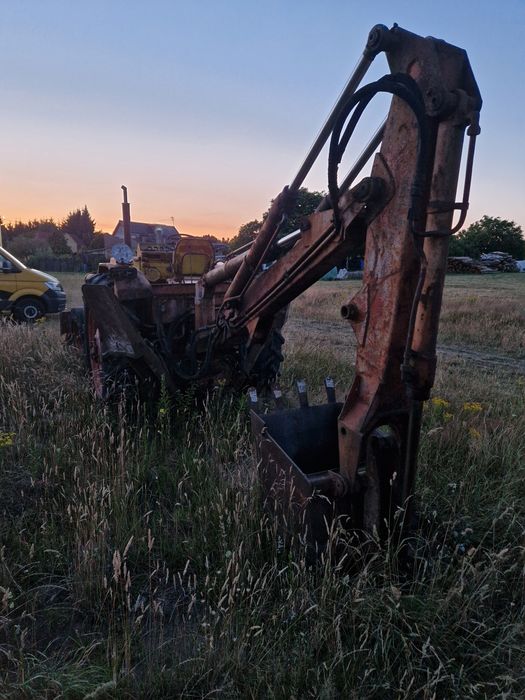 Koparka białoruś Jumz spycharka