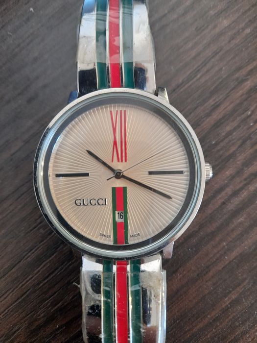 Часы женские Gucci