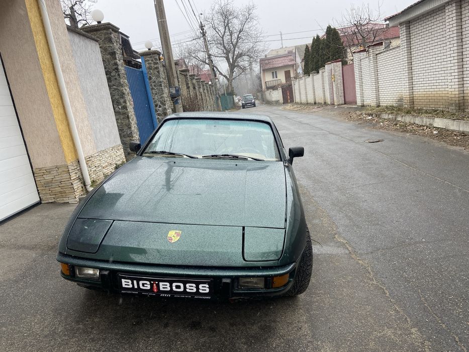 Продаж автомобіля  Порше 924