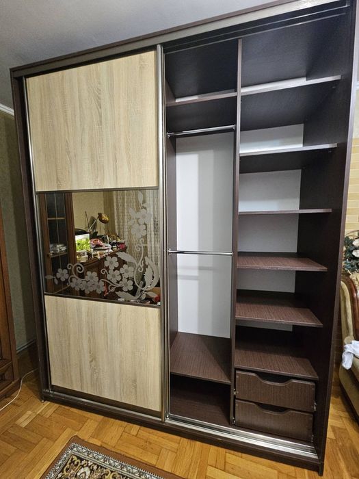 Продам шафу купе.