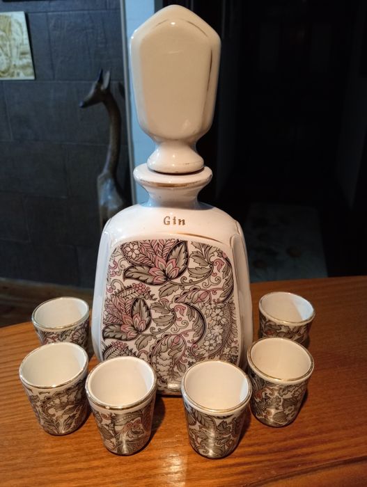 Garrafa de loiça de Alcobaça