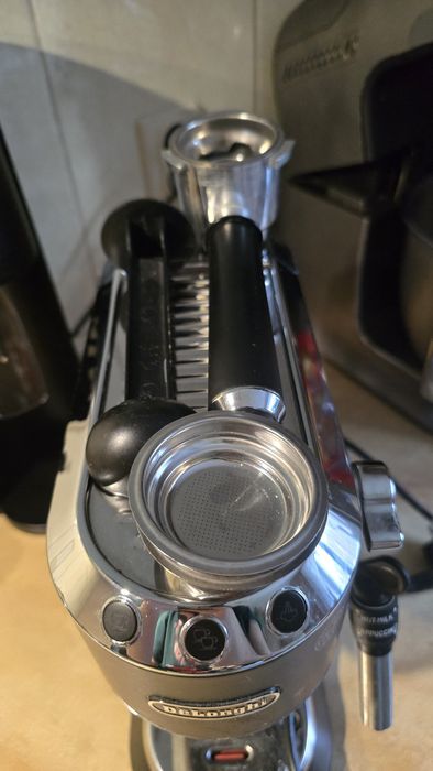 EKSPRES DeLonghi kolbowy