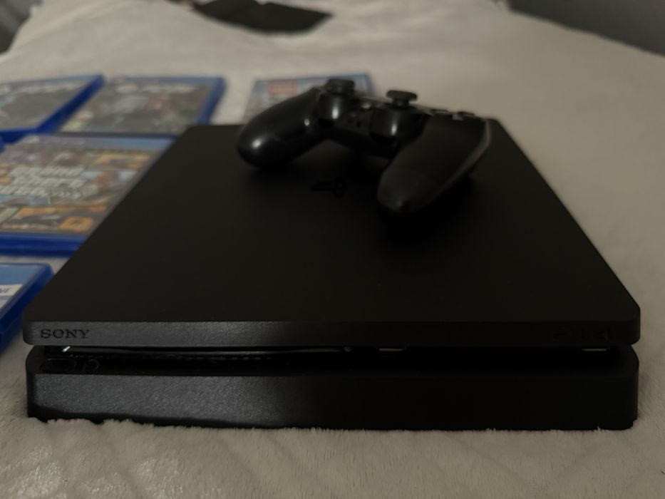 playstation 4 slim