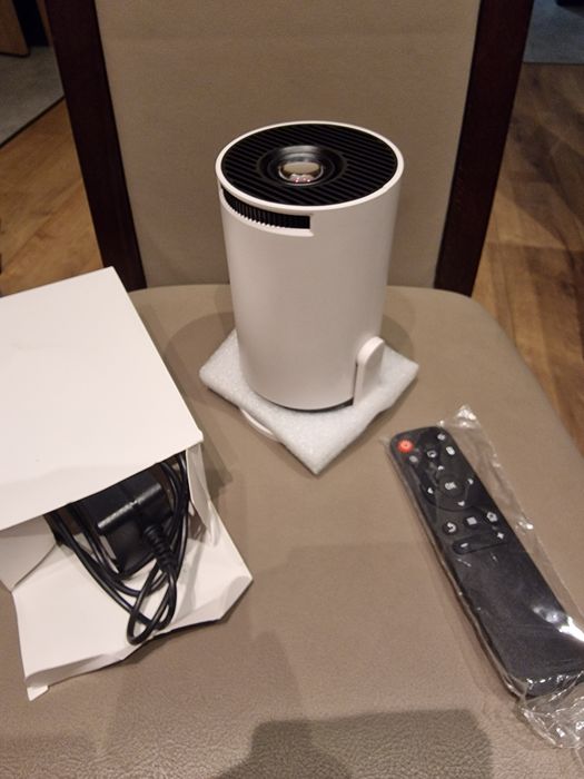 Projektor rzutnik multimedialny Magcubic HY300 PRO android tv