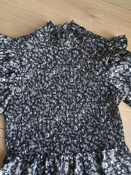 Długa sukienka z marszczeniem