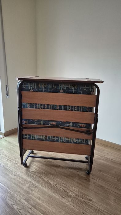 Summier/cama para uma pessoa