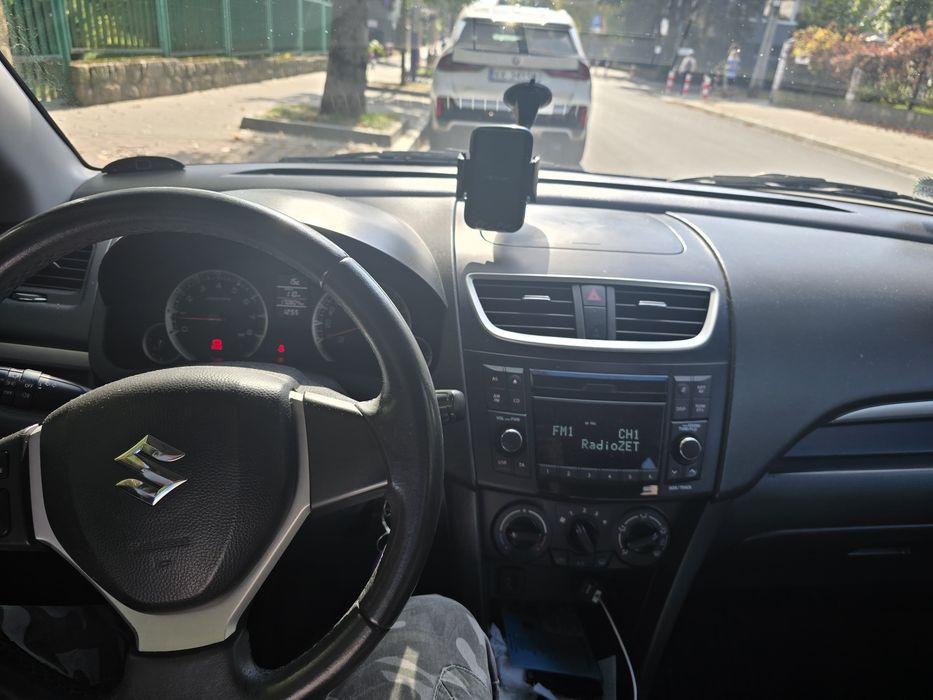 SUZUKI SWIFT biała perła
