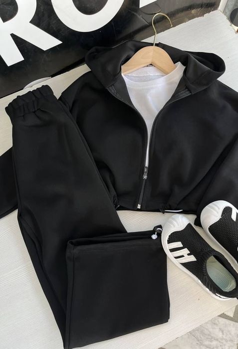 Костюм OVERSIZE: кофта + джоггери на затяжках.