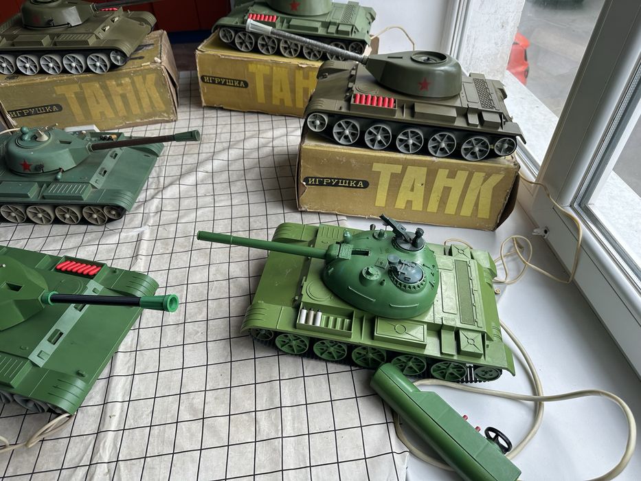 Ігрушка ссср Машинка Танк