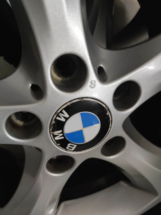 Jantes r17 BMW Originais pneus 215/50 e 205/50
Style 256
Largura 7
Et4