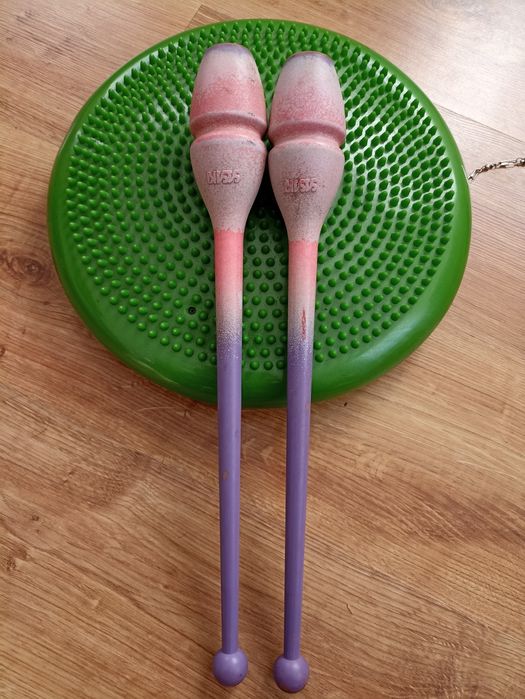 Булави для художньої гімнастики