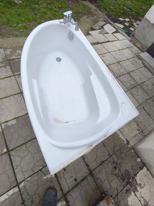 Акриловая ванна угловая Cersanit