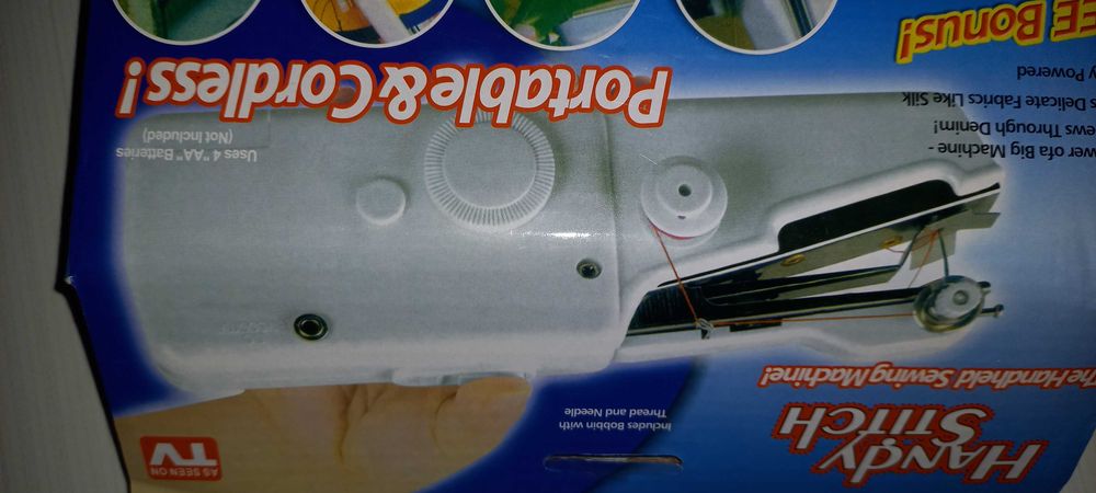 Maszyna do szycia ręczna.