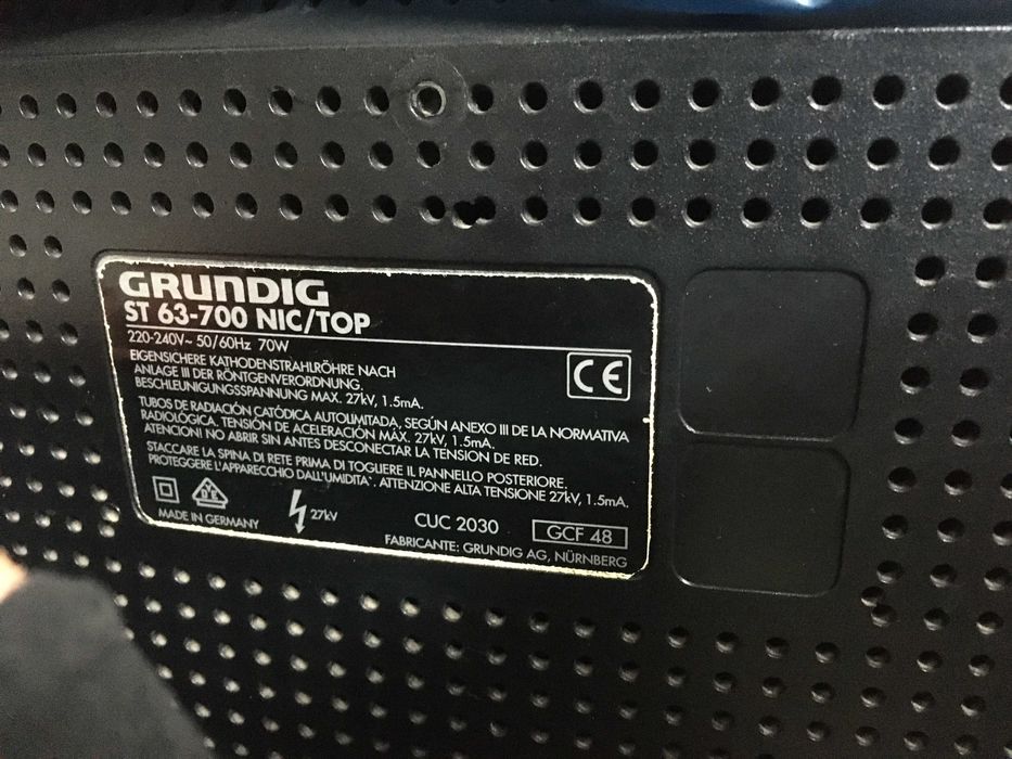 Televisões Sony e Grundig — Decoração, Retro Gaming ou Produção