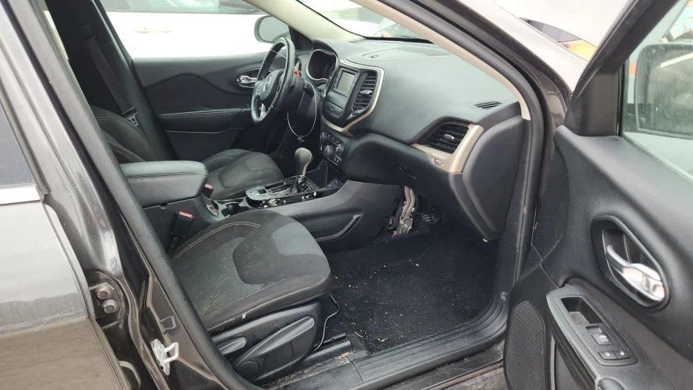 Jeep Cherokee 2016 Latitude 2.4L