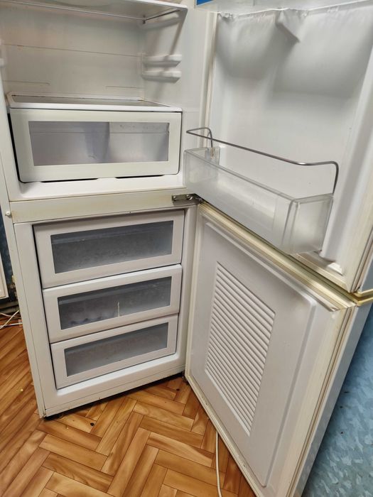Холодильник Samsung