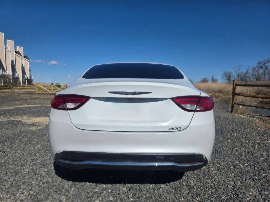 Chrysler 200 S      2015