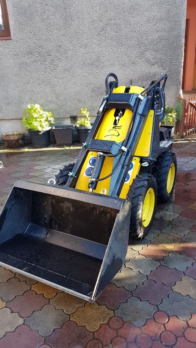 MINI  Ładowarka Bob cat wynajem bez operatora Mini skid