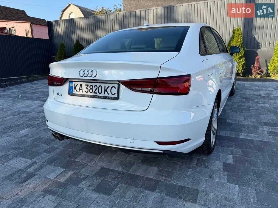 Audi A3 2018 8V (FL) 2.0 TFSI MT