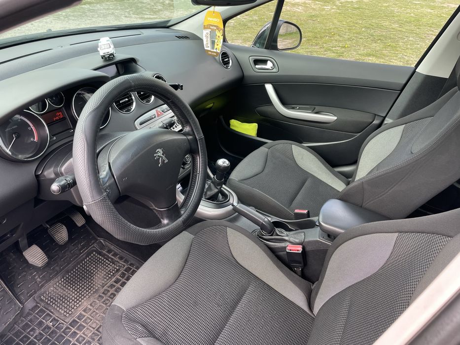 Peugeot (Пежо) 308sw 1.6 дизель 2011