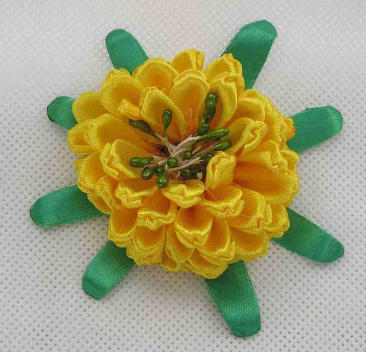 Kwiatki wstążki kanzashi