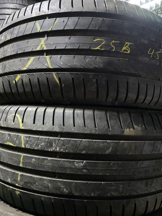 255/45R19 Pirelli Scorpion 100W