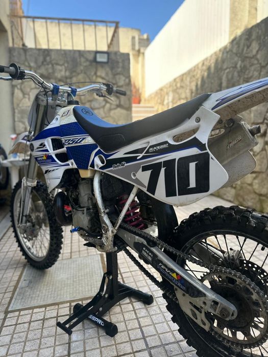Yamaha yz250.