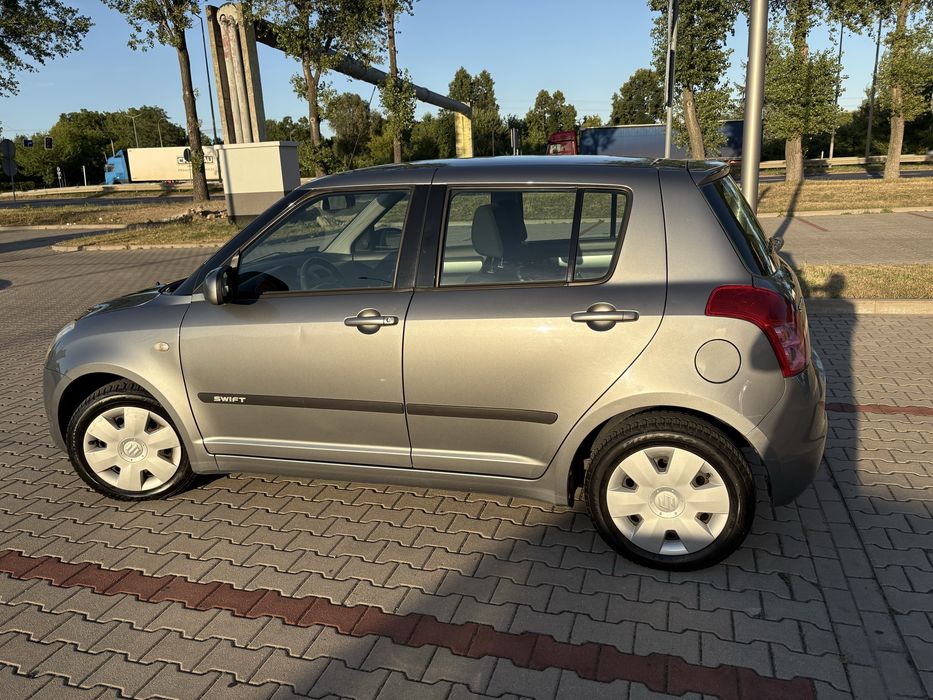 Suzuki Swift 1.3 92 KM / 5 drzwi/ klimatyzacja