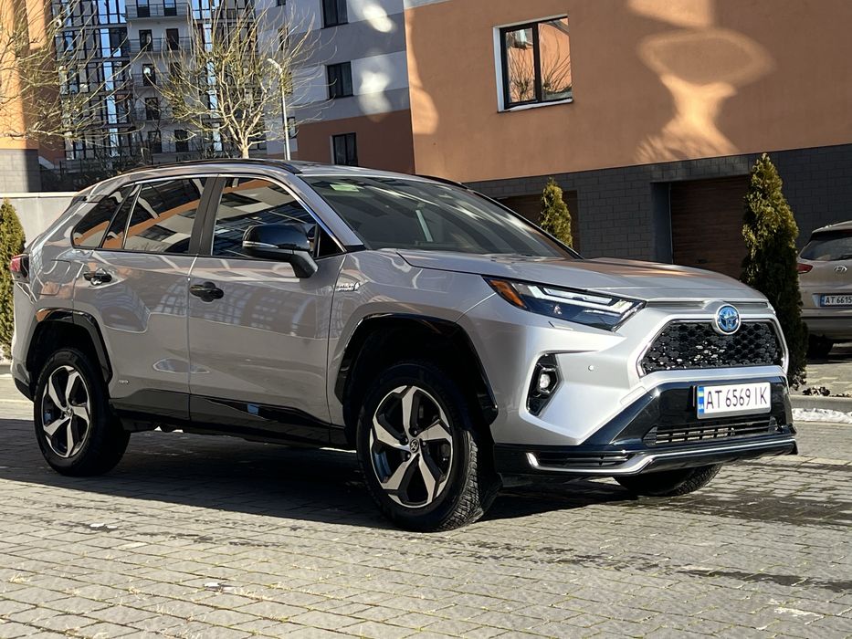 Toyota Rav4 плагін гібрид