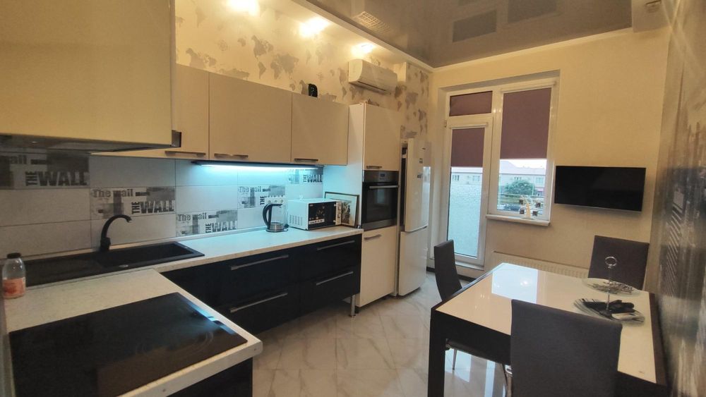Продам 1 кімнатну квартиру з ремонтом та меблями в ЖК 3 Перлина на Таїрова 43 м2 2 поверх поруч море (340-773)