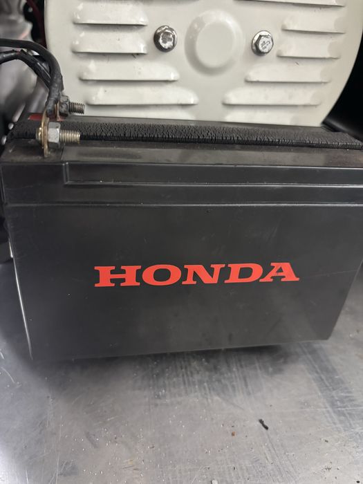 Продам генератор со стартером!