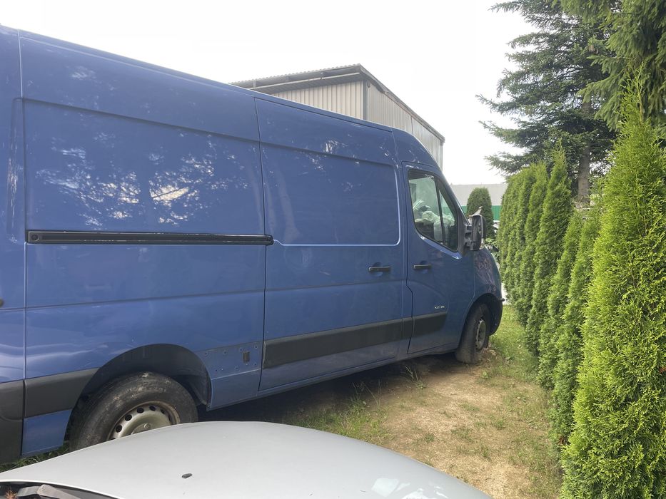 Opel movano uszkodzony