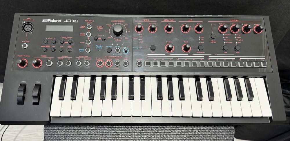 Синтезатор Roland JD‑Xi (аналог+цифра)