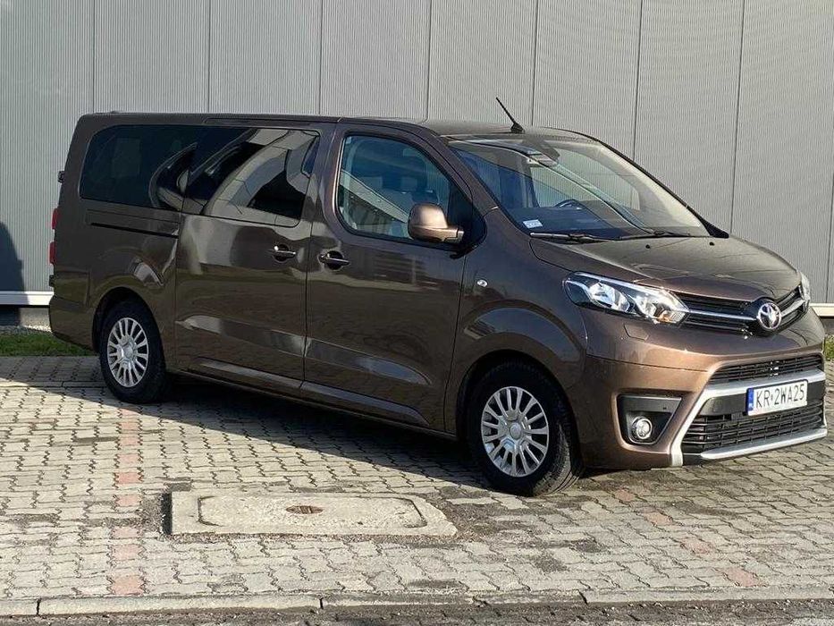 Wynajem aut Wypożyczalnia aut busy 9 osobowe KAT B