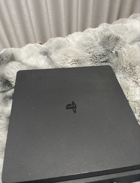Playstation 4 - 1TB