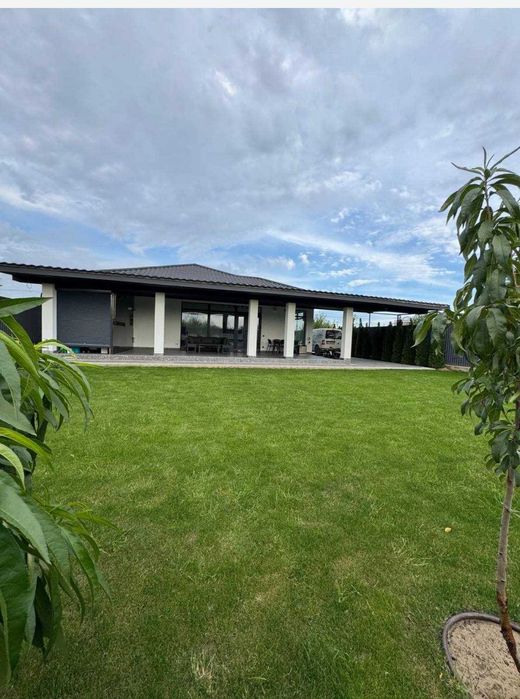 Продаж сучасного будинку