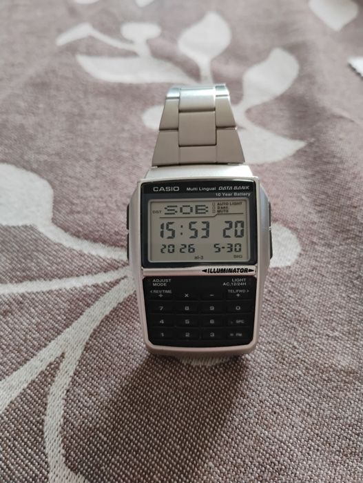 Zegarek casio z kalkulatorem.