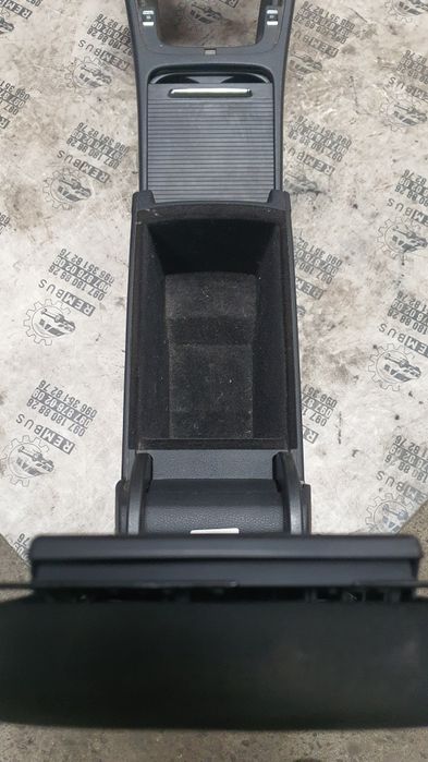 Консоль, центральна панель, підлокотник Volkswagen Passat B6 універсал