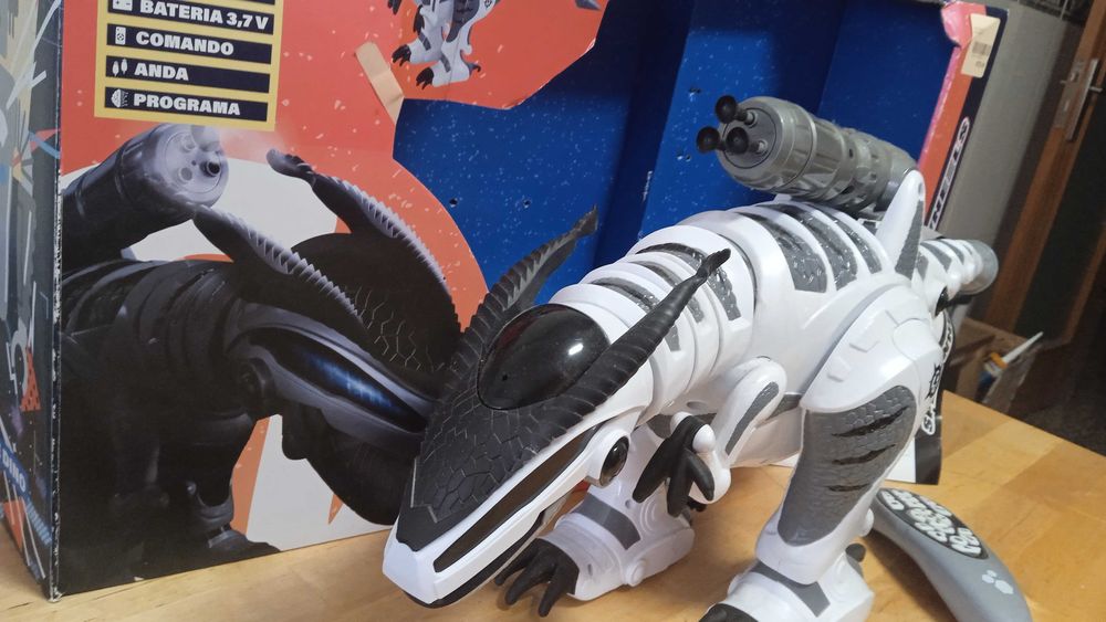 Batle Dino- Robot dinossauro telecomandado!
