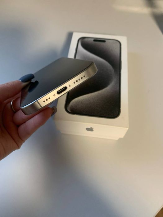 Продам свій улюбленний iphone 15 Pro 128