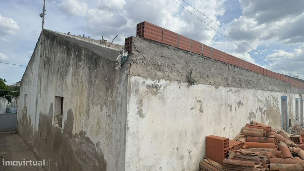 Moradia T2 para remodelar em Namorados - Castro Verde