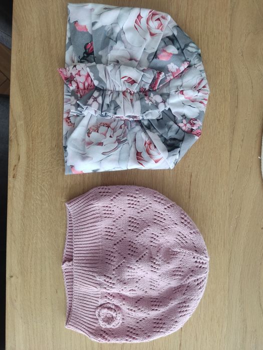 Kurtka przejściowa dla dziewczynki r.80 + 2 czapki