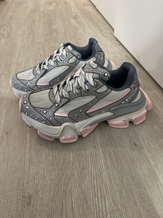 Жіночі кросівки MIRATON велюрові сірі, 24,5 см