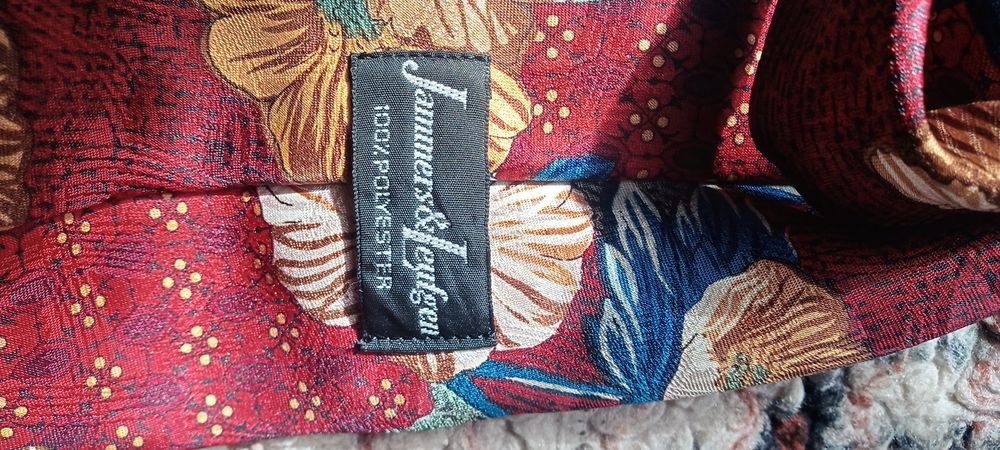 Kolorowy męski krawat.