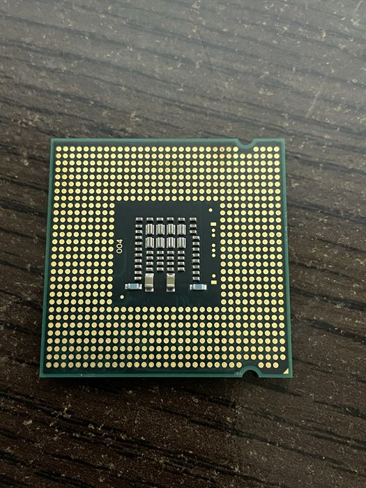 Поцесор інтел Е5700