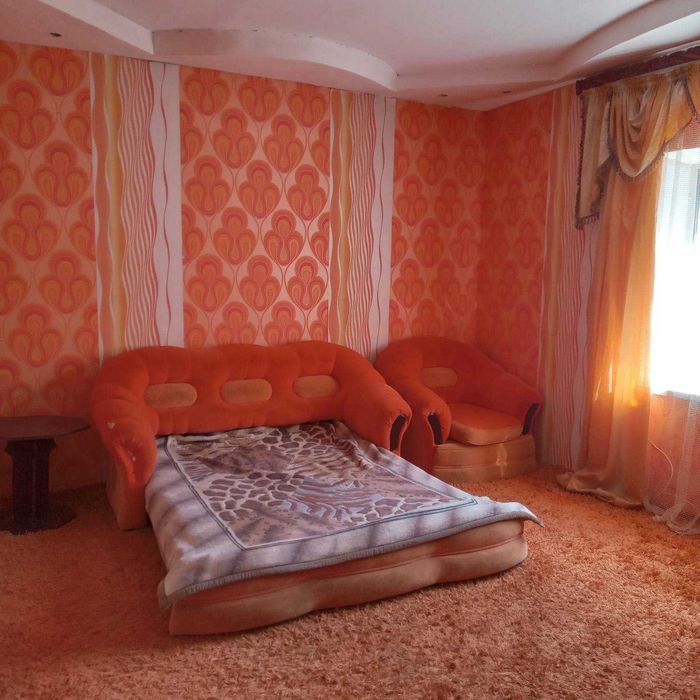 Будинок для сімї або військових в оренду на місяць - два