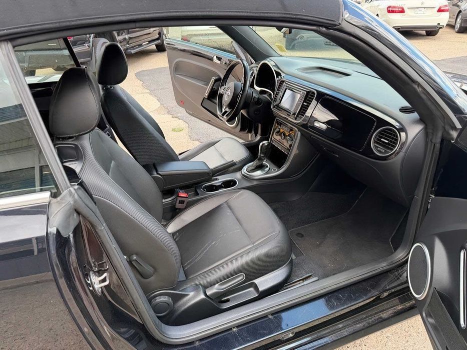 Volkswagen Beetle Dune Convertible      2017
