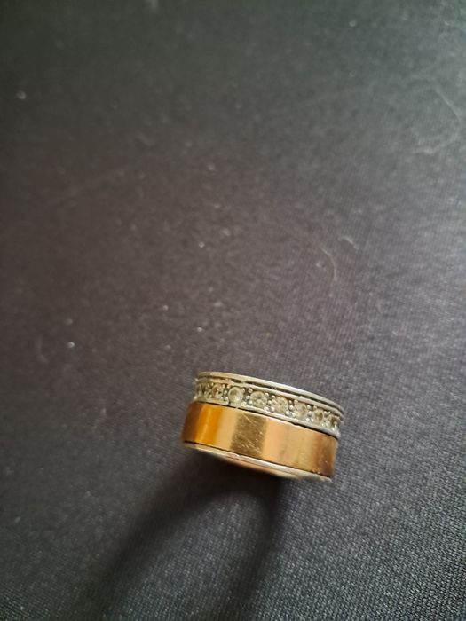 Anel de design Ag prata e aro balhado a ouro